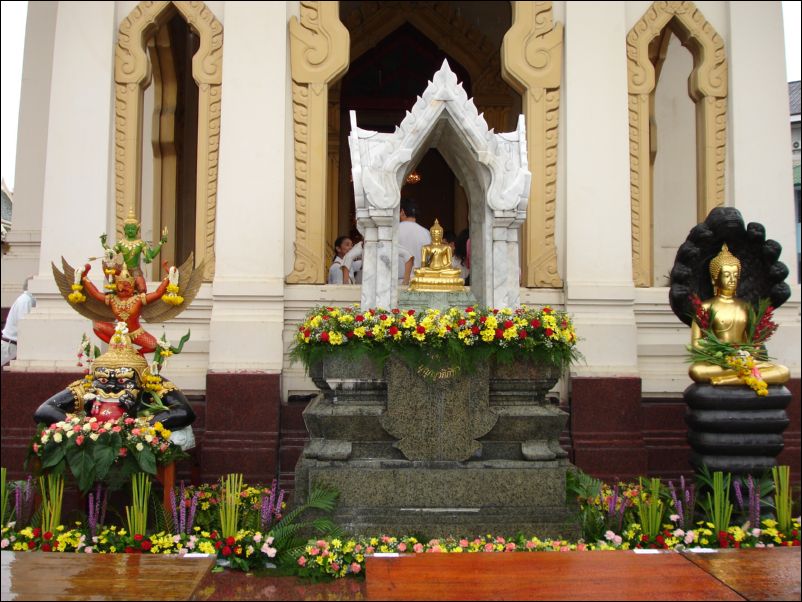 DSC01041_wat_traimit