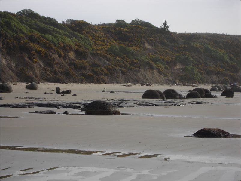 DSC01140_moeraki_boulders